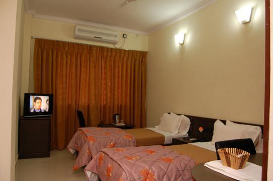 Hotel Royal Regency Bori  Habitación foto