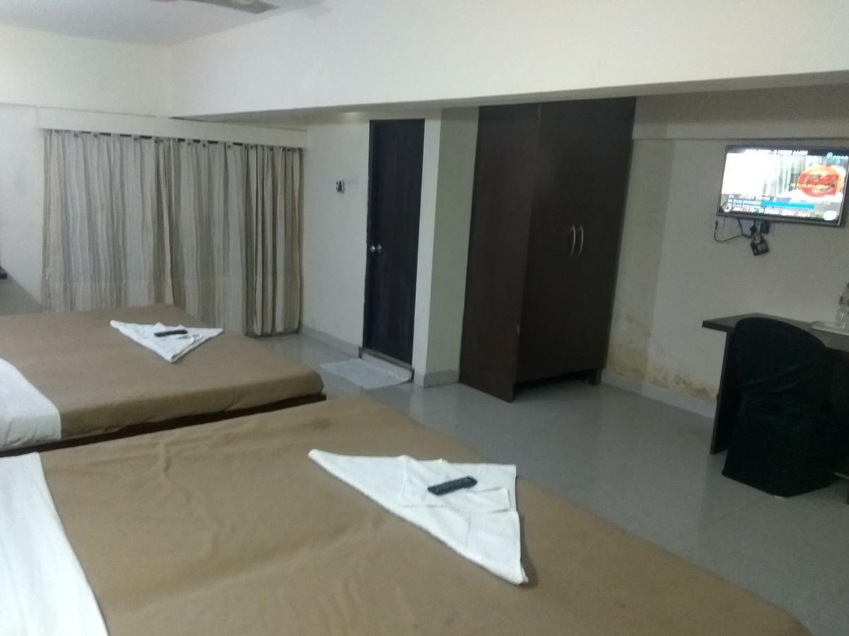 Hotel Royal Regency Bori  Exterior foto