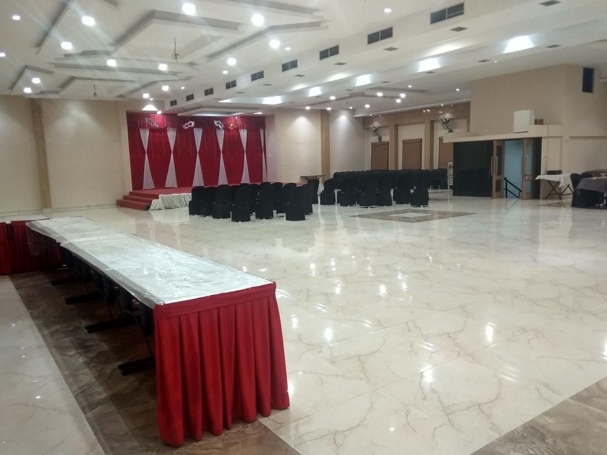 Hotel Royal Regency Bori  Exterior foto