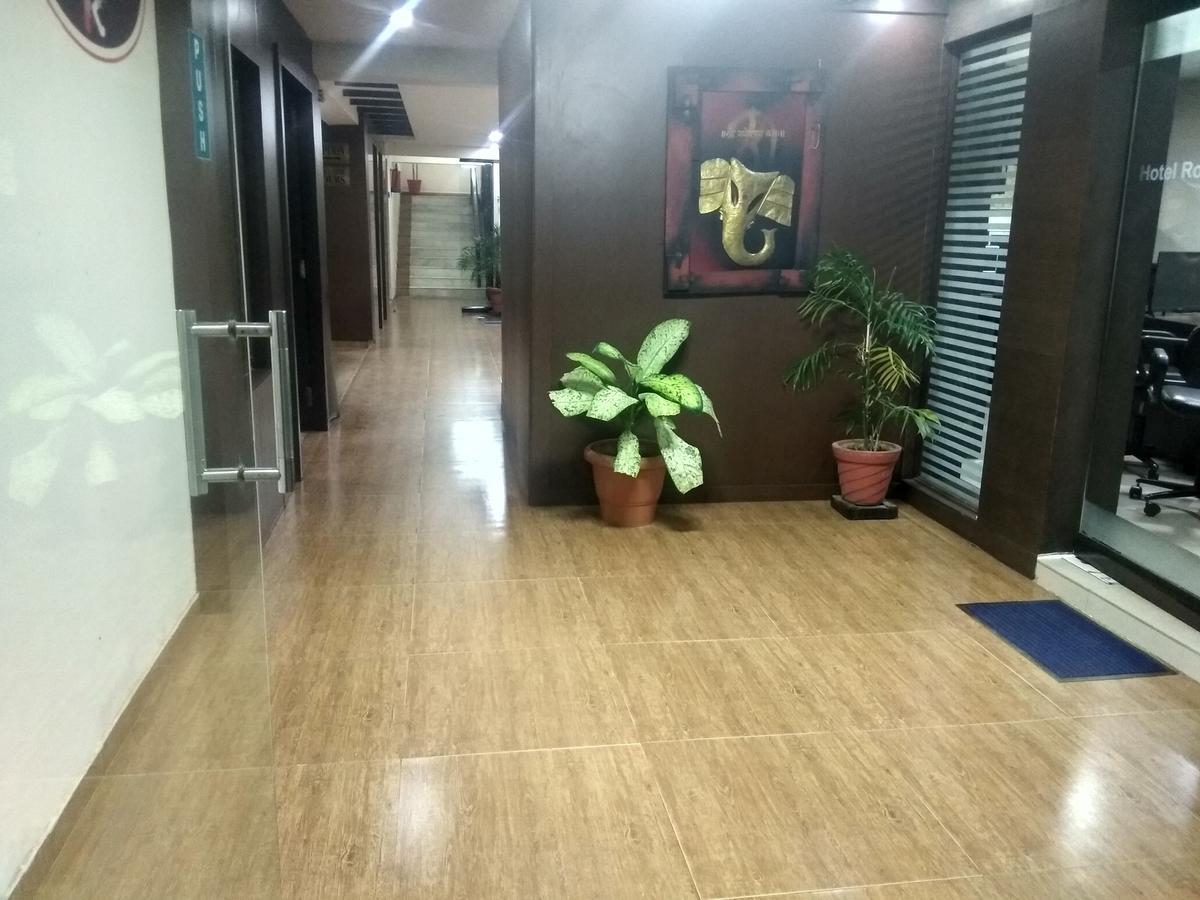 Hotel Royal Regency Bori  Exterior foto
