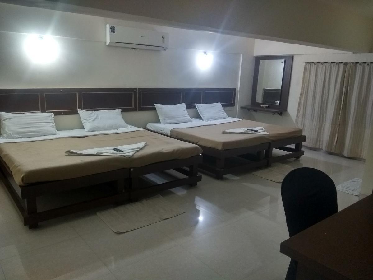 Hotel Royal Regency Bori  Exterior foto