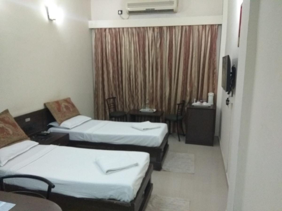 Hotel Royal Regency Bori  Exterior foto