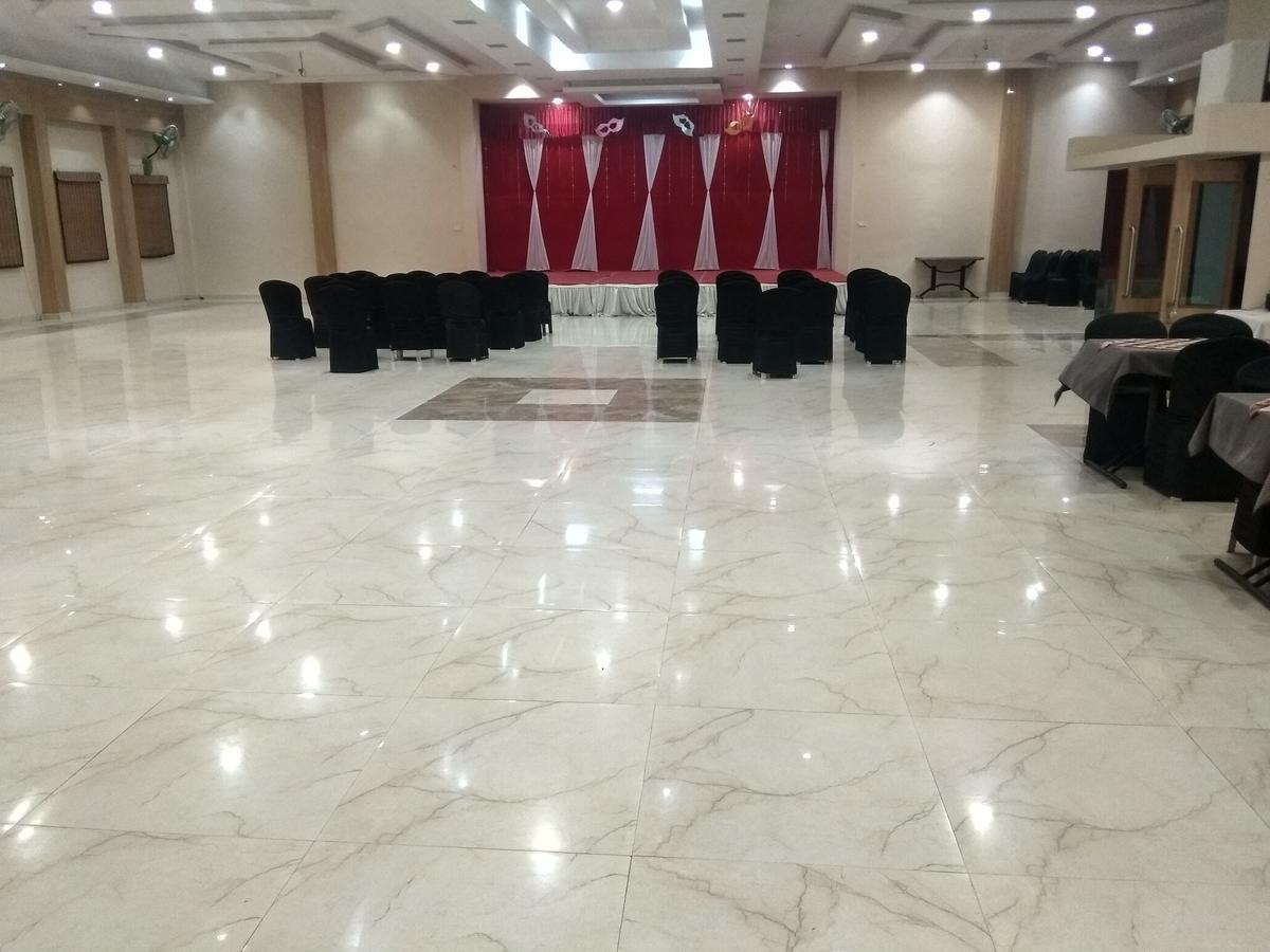 Hotel Royal Regency Bori  Exterior foto